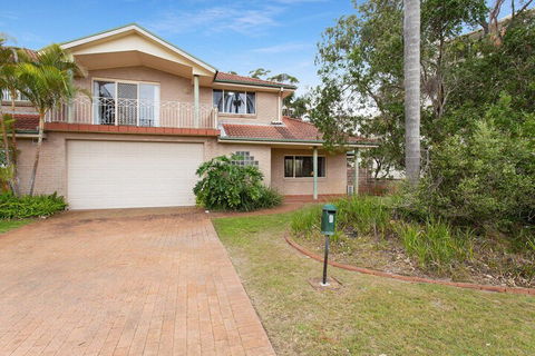 Ajax Avenue 6 - Accommodation QLD 2
