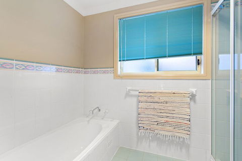 Ajax Avenue 6 - Accommodation QLD 5