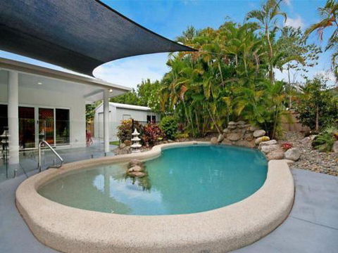 CRISTAL At CLIFTON BEACH - Accommodation QLD 3