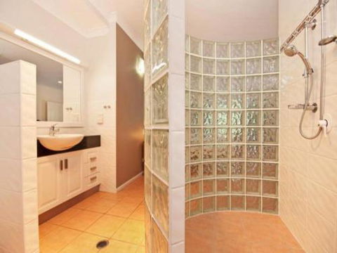 CRISTAL At CLIFTON BEACH - Accommodation QLD 6