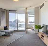 Modern Harbourside Apartment With a View - Accommodation QLD