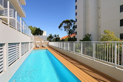 Stunning Two-storey Apartment In Perth's CBD - Accommodation QLD 5