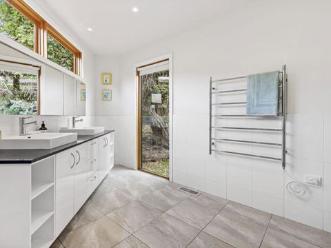 BIRDSONG MORNINGTON - Accommodation QLD 6