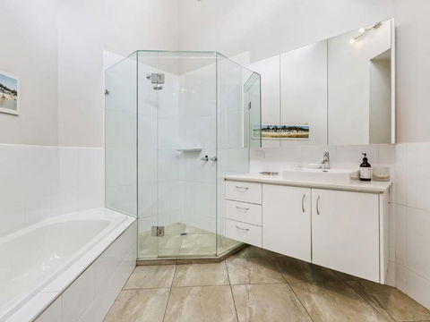 BIRDSONG MORNINGTON - Accommodation QLD 3