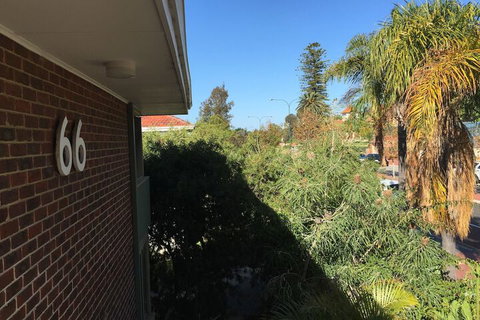 B6 Cafes & Restaurants Close To UWA - Accommodation QLD 3