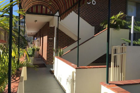 B6 Cafes & Restaurants Close To UWA - Accommodation QLD 2