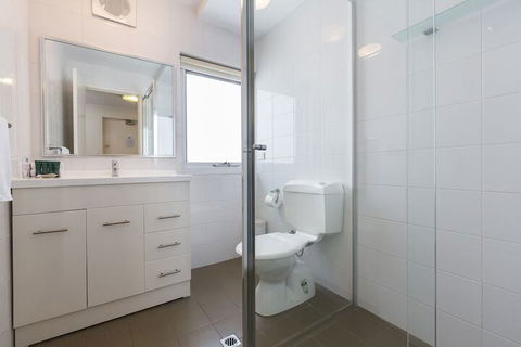 Gold Sands Beach Apartment - Accommodation QLD 4