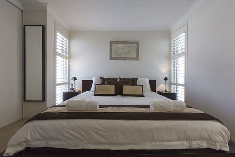 Gold Sands Beach Apartment - Accommodation QLD 3