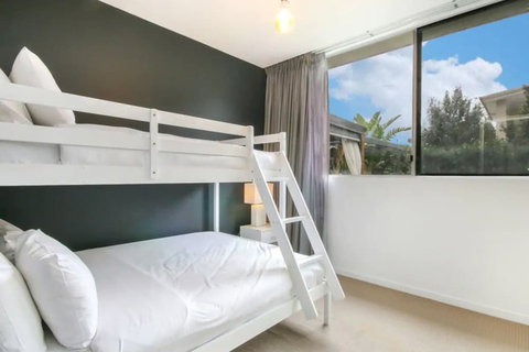 Spacious 2 Bedroom Apartment In Ascot With Large Private Garden - Accommodation QLD 1