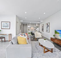 HomeHotel Ultra Luxury 2 Bedroom next to Mall  Train - Accommodation QLD