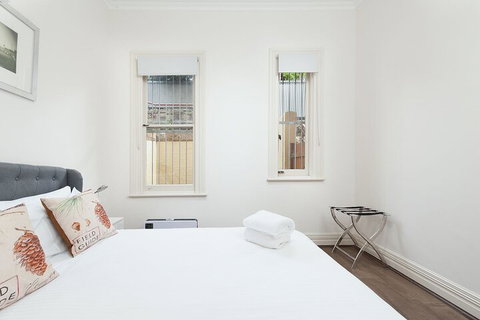 Stunning Sydney Home 2 - Accommodation QLD 6