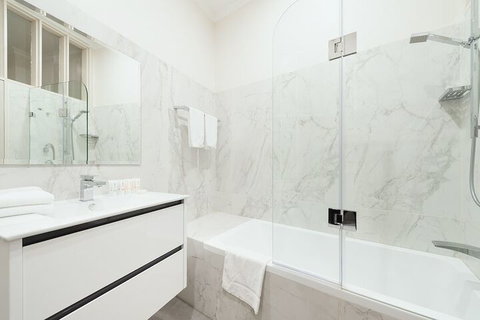 Stunning Sydney Home 2 - Accommodation QLD 5