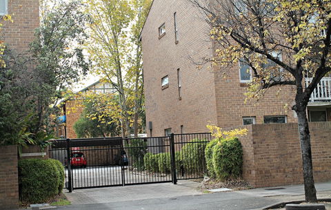 Adelaide Dresscircle Apartments - Archer Street - Accommodation QLD 2
