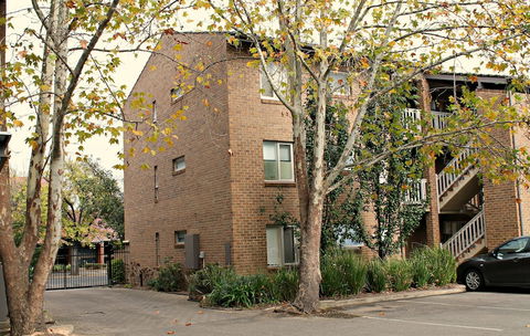 Adelaide Dresscircle Apartments - Archer Street - Accommodation QLD 4