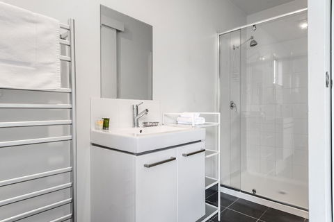 Freycinet Haven - Accommodation QLD 2