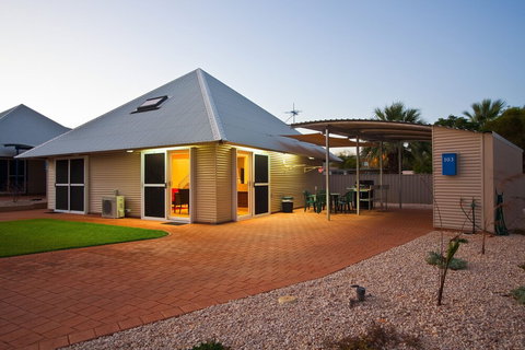 Osprey Holiday Village Unit 103 / 2 Bedroom - Accommodation QLD 6