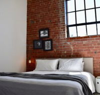 Stylish Warehouse Conversion in Heart of Fitzroy - Accommodation QLD