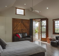 131 Your Vineyard Home in the heart of the Vale