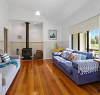 MERMAIDS on MARENGO large home with wifi - Accommodation QLD