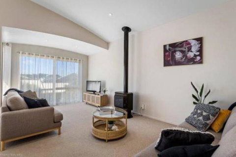 DRIFTWOOD VILLA Free Wifi Walk To Beach - Accommodation QLD 1