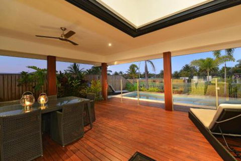 17 Cascade House Luxury Holiday Home - Accommodation QLD 5