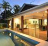 17 Cascade House Luxury Holiday Home - Accommodation QLD