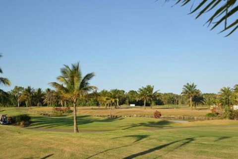 17 Cascade House Luxury Holiday Home - Accommodation QLD 2