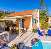 Red Bluff Beach House - Accommodation QLD