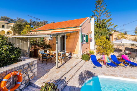 Red Bluff Beach House - Accommodation QLD 0