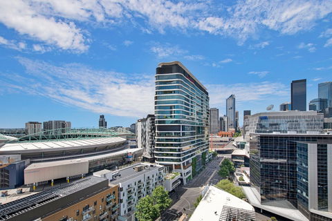 FARINA, 1BDR Docklands Apartment - Accommodation QLD 0