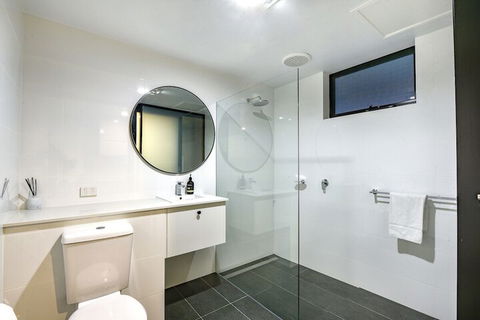 Aloha Central Premium Studios - Accommodation QLD 6