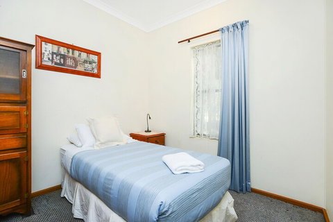 Kestrel Lodge - Accommodation QLD 4