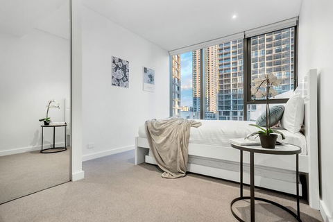 I02-china Town Luxury Service Apartment - Accommodation QLD 4