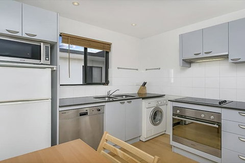 The Apartment Service SANT4 - Accommodation QLD 7