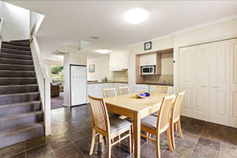 Island Breeze Resort - Accommodation QLD 4