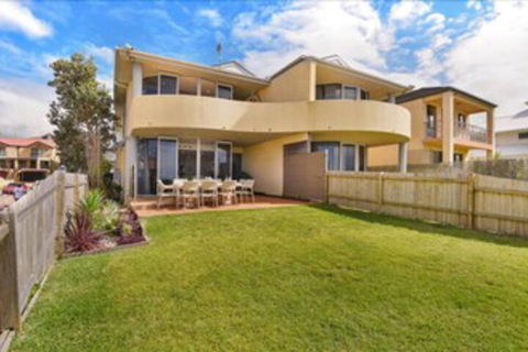 JoeAnne At Blue Bay Absolute Beachfront - Accommodation QLD 1