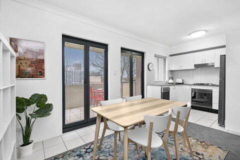 HOLT1 Crows Nest Holtermann Street - Accommodation QLD 3