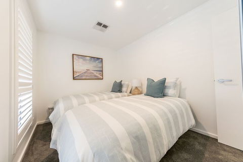 Sandcastle, 26a Winsor Street - Accommodation QLD 3
