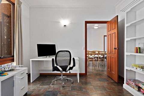 1 Gordon - Kenros Beach House - Accommodation QLD 6