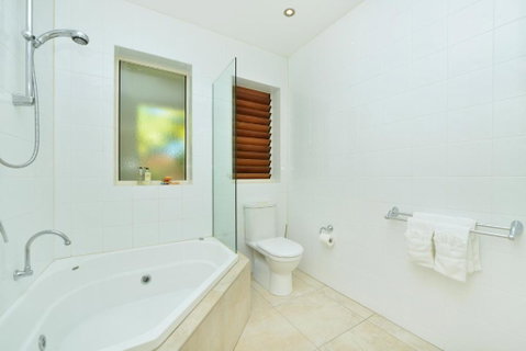 Villa Frangipani - Accommodation QLD 6
