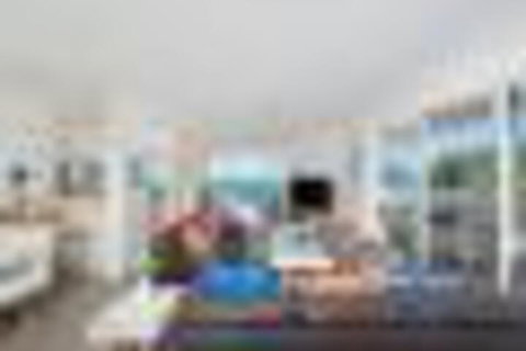 Breakwater Apartment Unit 205 / 2 Messines Street - Accommodation QLD 2