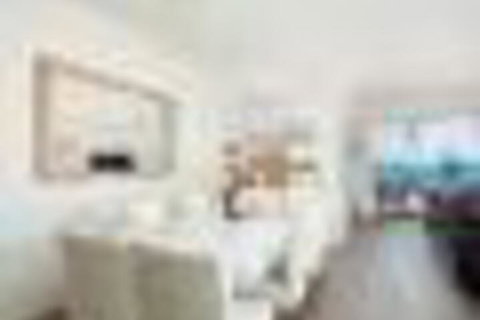 Breakwater Apartment Unit 205 / 2 Messines Street - Accommodation QLD 3