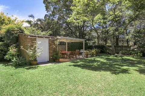 Spacious Two Bedroom Apartment In Crows Nest HUNT1 - Accommodation QLD 4