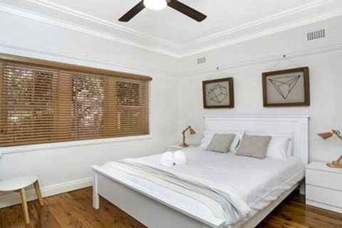 Spacious Two Bedroom Apartment In Crows Nest HUNT1 - Accommodation QLD 3