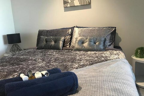 Upper House Suites - Accommodation QLD 2