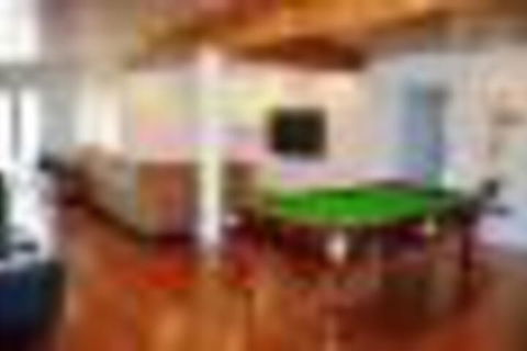 Island Family Entertainer Sleeps 15 Linen & Wifi - Accommodation QLD 4