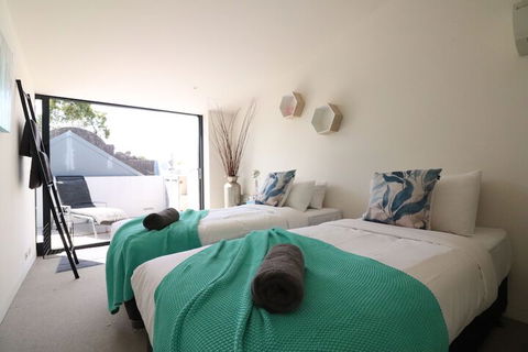 Inspired Designer Carlton North Terrace - Rejuvenate Stays - Accommodation QLD 5