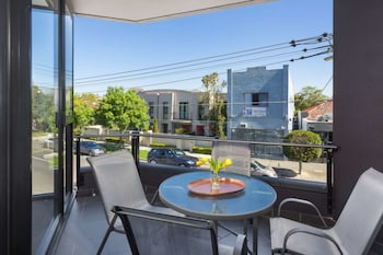 Caulfield North Executive - Accommodation QLD 6