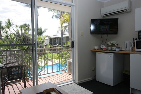 Resort Serviced Apartments - Mandurah - Accommodation QLD 4