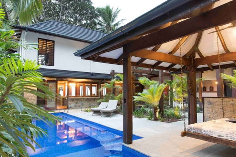 Spice At Oak Absolute Oceanfront House - Accommodation QLD 3